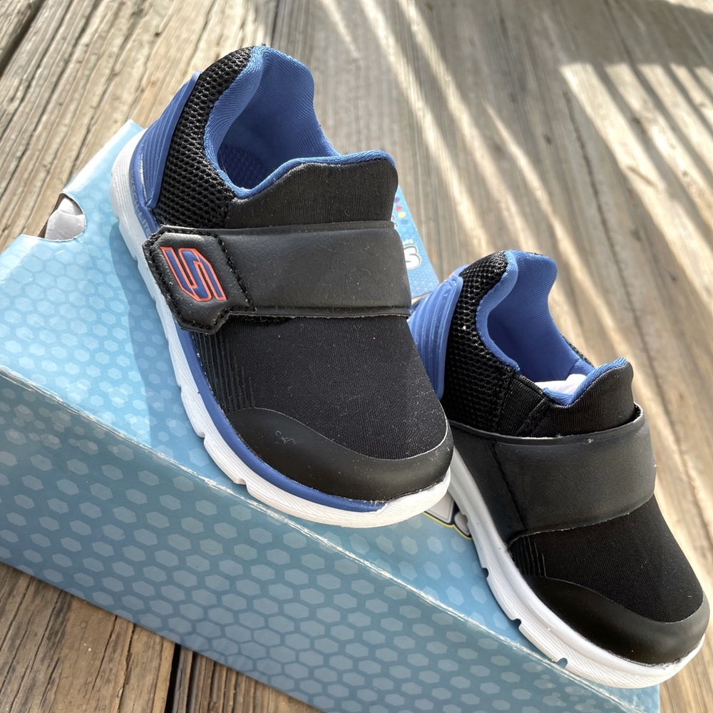 NWT Baby boy Skechers Sneakers